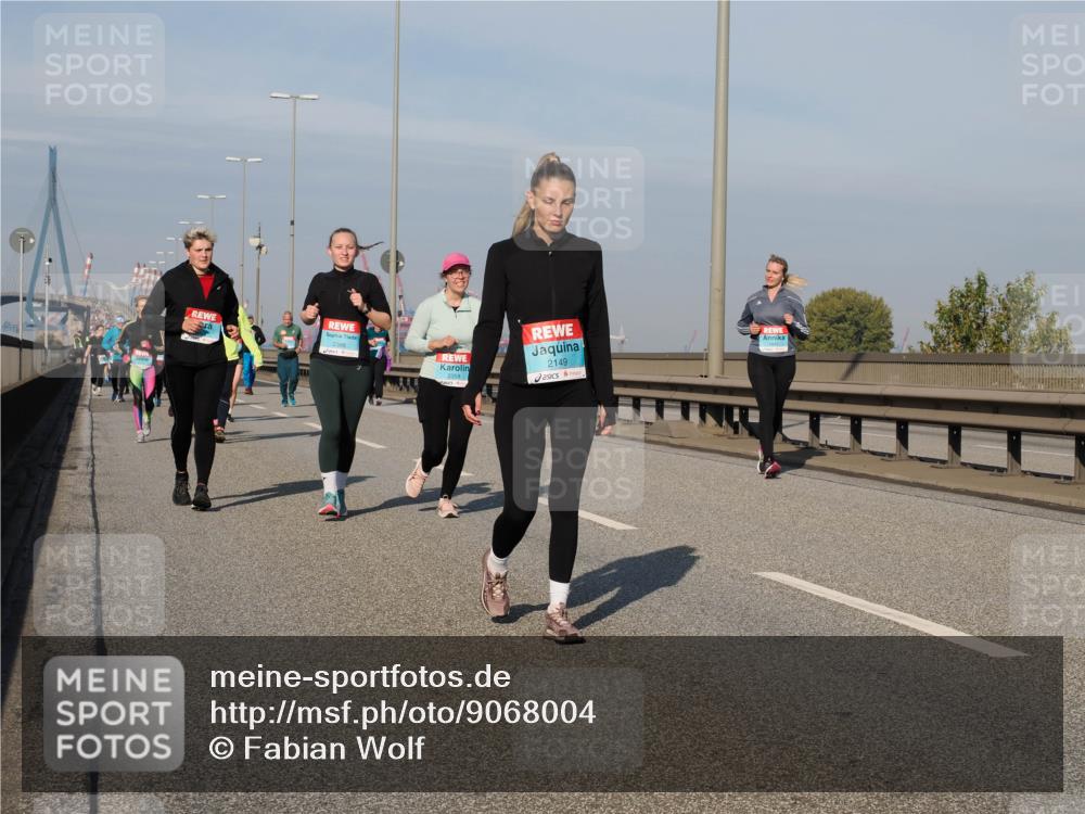 03.10.2025 - Köhlbrandbrückenlauf Fabian Wolf http://msf.ph/oto/9068004 03.10.2025 10:10:46 Position 3 2359, 2149, 2443 meine-sportfotos.de