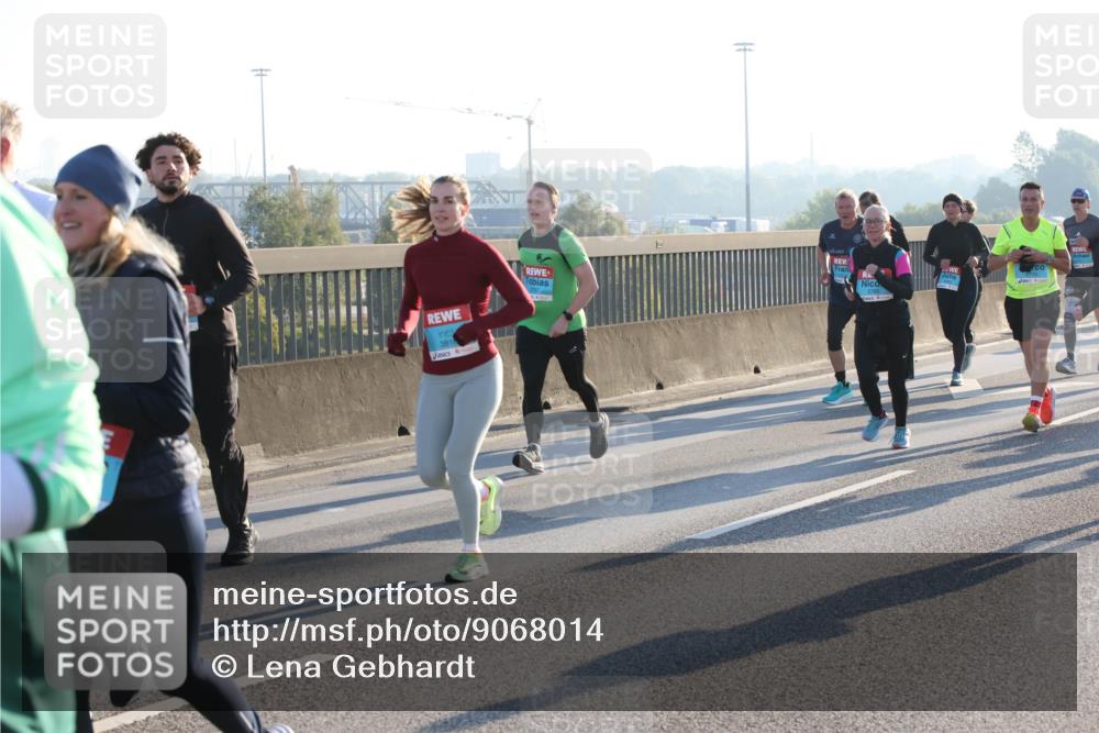 03.10.2025 - Köhlbrandbrückenlauf Lena Gebhardt http://msf.ph/oto/9068014 03.10.2025 09:24:06 Position 1 381 meine-sportfotos.de