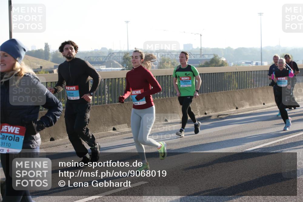 03.10.2025 - Köhlbrandbrückenlauf Lena Gebhardt http://msf.ph/oto/9068019 03.10.2025 09:24:06 Position 1 3110, 3725 meine-sportfotos.de