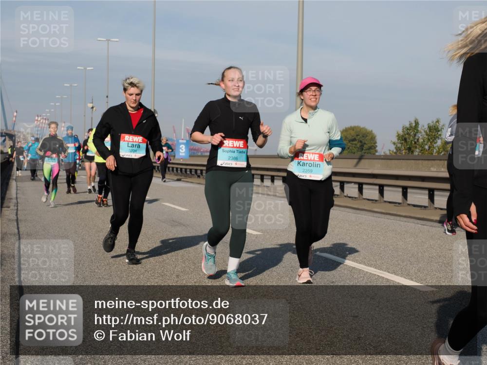 03.10.2025 - Köhlbrandbrückenlauf Fabian Wolf http://msf.ph/oto/9068037 03.10.2025 10:10:49 Position 3 3324, 2386, 2359 meine-sportfotos.de