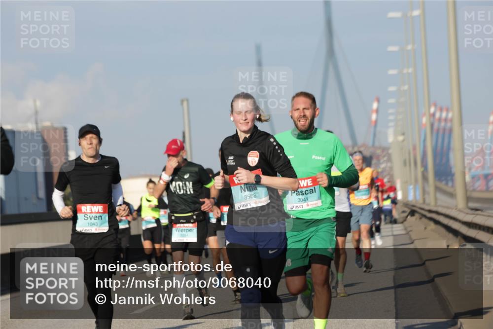 03.10.2025 - Köhlbrandbrückenlauf Jannik Wohlers http://msf.ph/oto/9068040 03.10.2025 09:47:33 Position 3 1043, 3568, 3041 meine-sportfotos.de