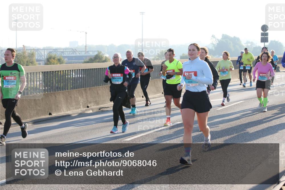 03.10.2025 - Köhlbrandbrückenlauf Lena Gebhardt http://msf.ph/oto/9068046 03.10.2025 09:24:07 Position 1 2707, 2789, 3668 meine-sportfotos.de