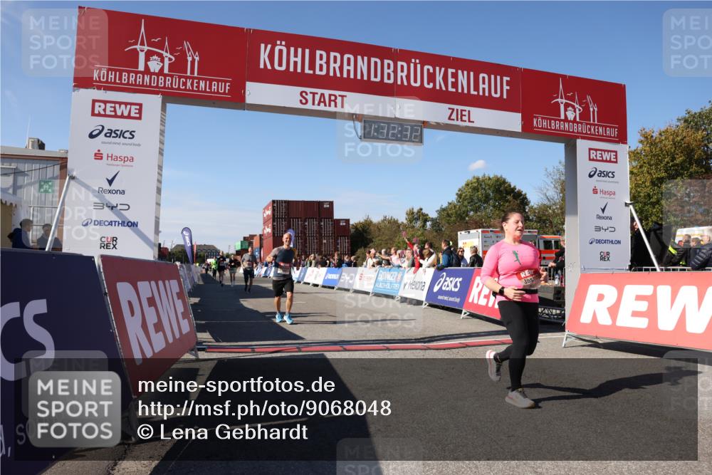 03.10.2025 - Köhlbrandbrückenlauf Lena Gebhardt http://msf.ph/oto/9068048 03.10.2025 13:32:33 Ziel 4966, 5226, 5255, 5286, 5357, 5442, 5876, 5891, 5892, 6141 meine-sportfotos.de