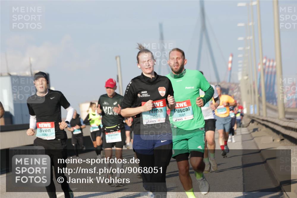 03.10.2025 - Köhlbrandbrückenlauf Jannik Wohlers http://msf.ph/oto/9068051 03.10.2025 09:47:33 Position 3 1043, 3568, 3041 meine-sportfotos.de