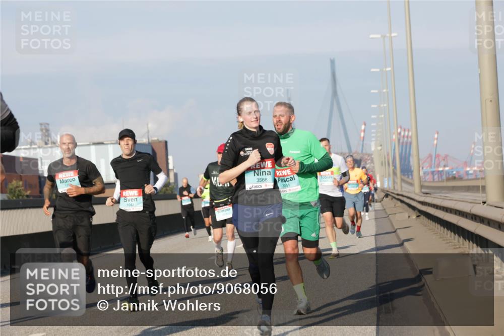 03.10.2025 - Köhlbrandbrückenlauf Jannik Wohlers http://msf.ph/oto/9068056 03.10.2025 09:47:34 Position 3 115, 1043, 3568, 3041 meine-sportfotos.de