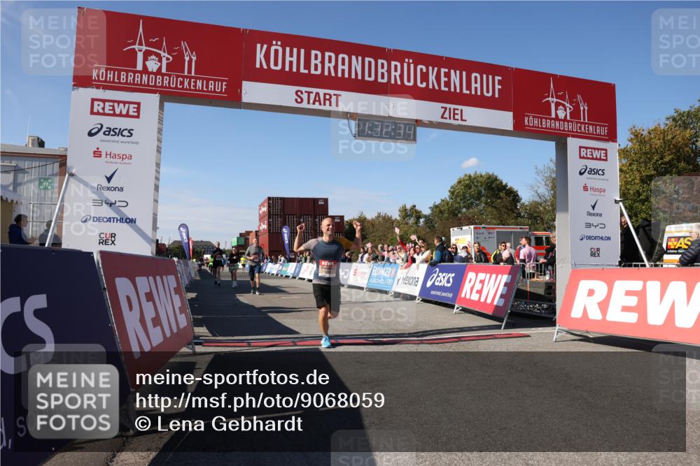 03.10.2025 - Köhlbrandbrückenlauf Lena Gebhardt http://msf.ph/oto/9068059 03.10.2025 13:32:34 Ziel 4966, 5226, 5255, 5286, 5357, 5442, 5876, 5891, 5892, 6141 meine-sportfotos.de