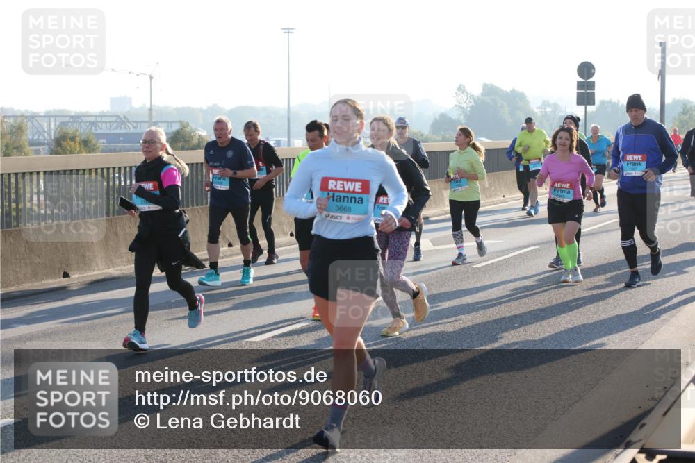 03.10.2025 - Köhlbrandbrückenlauf Lena Gebhardt http://msf.ph/oto/9068060 03.10.2025 09:24:08 Position 1 3668, 1629 meine-sportfotos.de