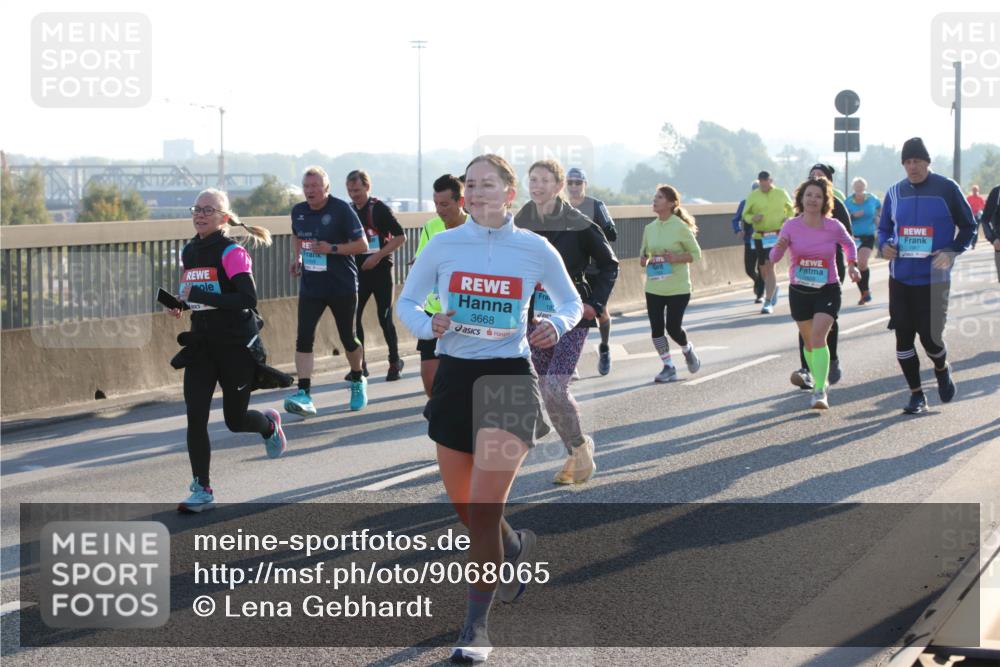 03.10.2025 - Köhlbrandbrückenlauf Lena Gebhardt http://msf.ph/oto/9068065 03.10.2025 09:24:08 Position 1 3668 meine-sportfotos.de