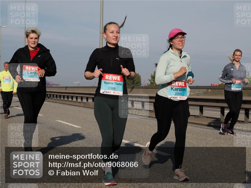 03.10.2025 - Köhlbrandbrückenlauf Fabian Wolf http://msf.ph/oto/9068066 03.10.2025 10:10:50 Position 3 3324, 2386, 2359, 2443 meine-sportfotos.de
