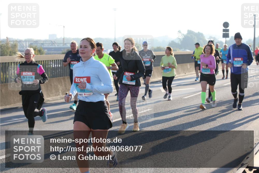03.10.2025 - Köhlbrandbrückenlauf Lena Gebhardt http://msf.ph/oto/9068077 03.10.2025 09:24:08 Position 1 2789, 3668 meine-sportfotos.de