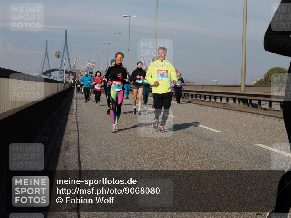 03.10.2025 - Köhlbrandbrückenlauf Fabian Wolf http://msf.ph/oto/9068080 03.10.2025 10:10:52 Position 3 2412, 2419 meine-sportfotos.de