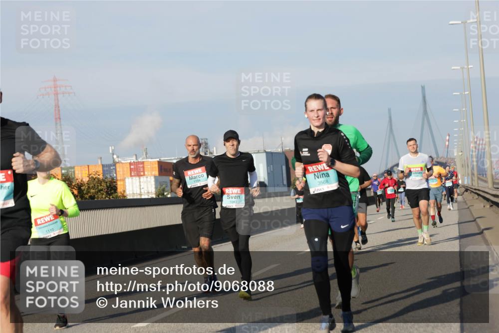 03.10.2025 - Köhlbrandbrückenlauf Jannik Wohlers http://msf.ph/oto/9068088 03.10.2025 09:47:35 Position 3 1110, 1194, 1043, 3568 meine-sportfotos.de