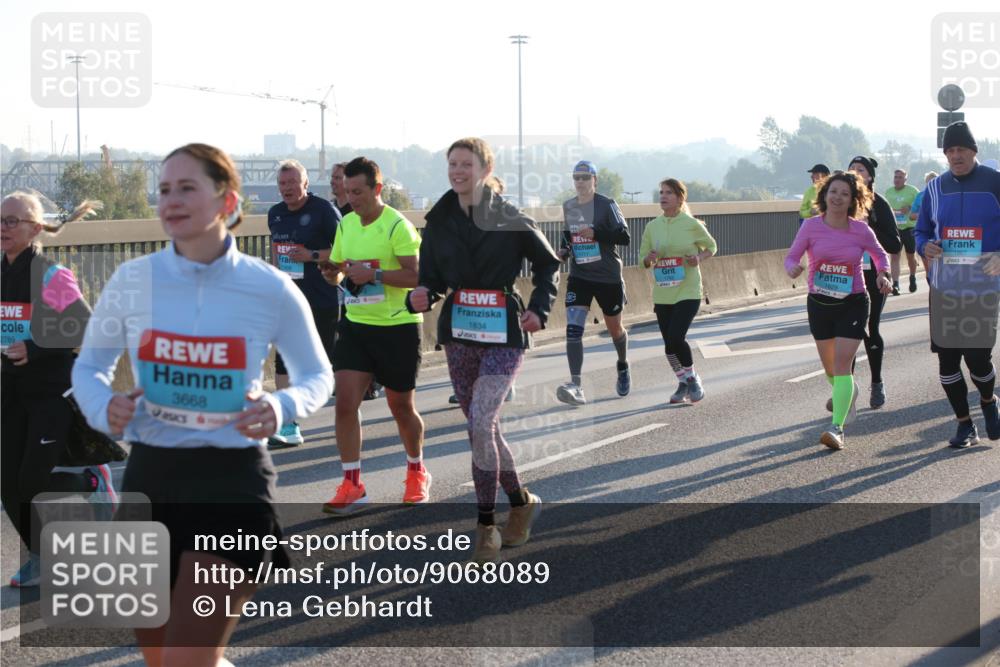 03.10.2025 - Köhlbrandbrückenlauf Lena Gebhardt http://msf.ph/oto/9068089 03.10.2025 09:24:09 Position 1 2789, 3668, 6, 1834, 1967 meine-sportfotos.de