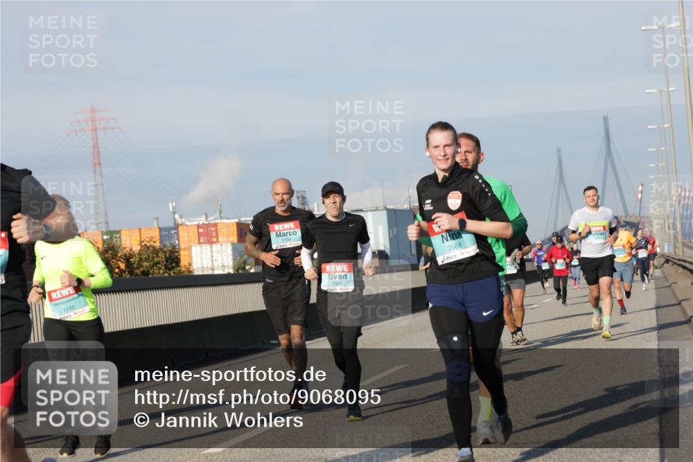03.10.2025 - Köhlbrandbrückenlauf Jannik Wohlers http://msf.ph/oto/9068095 03.10.2025 09:47:35 Position 3 1110, 1194, 1043, 3568 meine-sportfotos.de