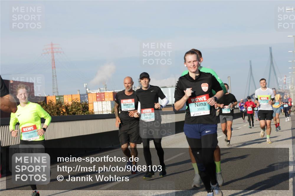 03.10.2025 - Köhlbrandbrückenlauf Jannik Wohlers http://msf.ph/oto/9068103 03.10.2025 09:47:35 Position 3 1110, 1194, 1043, 3568 meine-sportfotos.de
