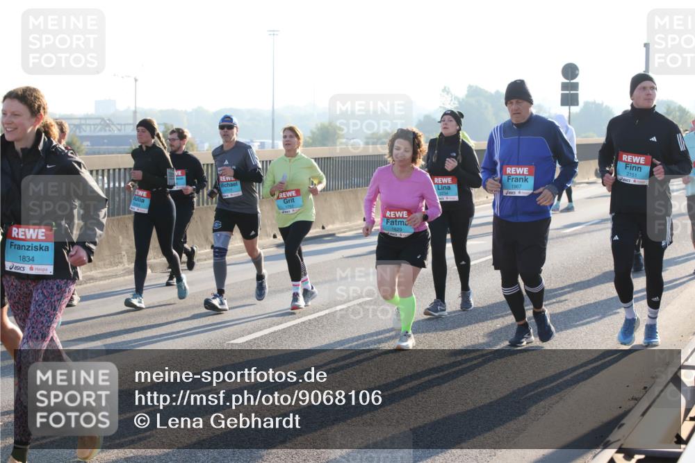 03.10.2025 - Köhlbrandbrückenlauf Lena Gebhardt http://msf.ph/oto/9068106 03.10.2025 09:24:09 Position 1 1834, 1717, 1629, 1967, 2151, 2234 meine-sportfotos.de