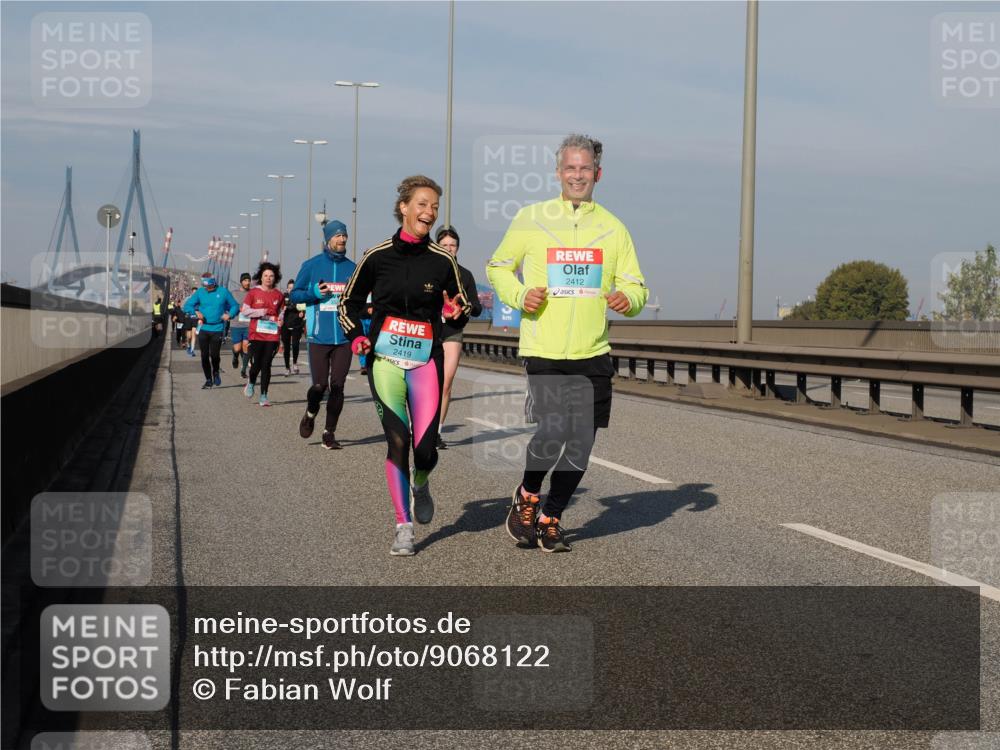 03.10.2025 - Köhlbrandbrückenlauf Fabian Wolf http://msf.ph/oto/9068122 03.10.2025 10:10:54 Position 3 2419, 2412 meine-sportfotos.de