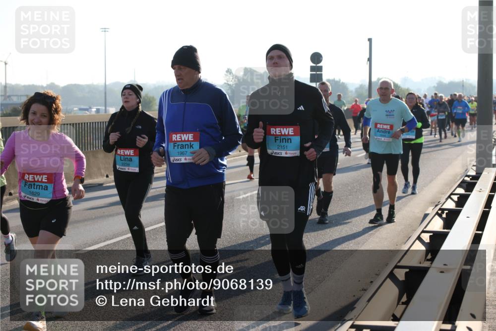 03.10.2025 - Köhlbrandbrückenlauf Lena Gebhardt http://msf.ph/oto/9068139 03.10.2025 09:24:10 Position 1 1629, 2234, 1967, 2151, 30, 00 meine-sportfotos.de