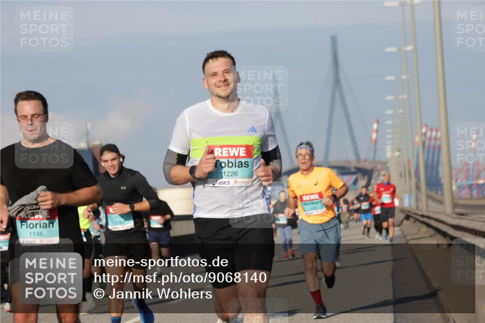 03.10.2025 - Köhlbrandbrückenlauf Jannik Wohlers http://msf.ph/oto/9068140 03.10.2025 09:47:38 Position 3 1146, 3790, 0, 1226 meine-sportfotos.de