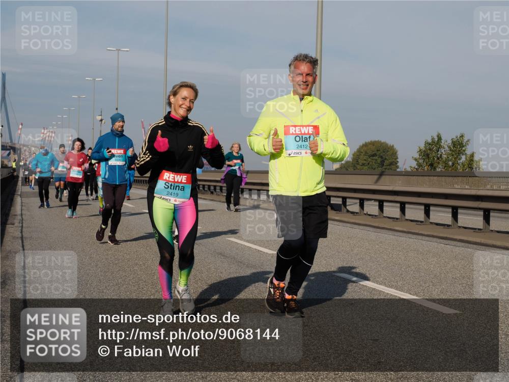 03.10.2025 - Köhlbrandbrückenlauf Fabian Wolf http://msf.ph/oto/9068144 03.10.2025 10:10:54 Position 3 3329, 2419, 2412 meine-sportfotos.de