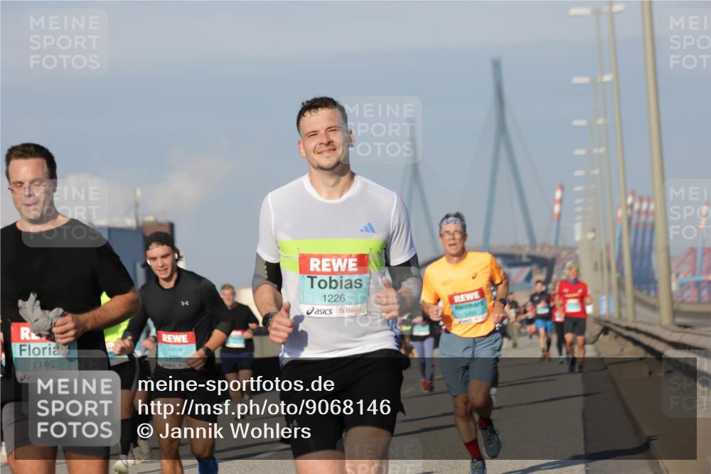 03.10.2025 - Köhlbrandbrückenlauf Jannik Wohlers http://msf.ph/oto/9068146 03.10.2025 09:47:38 Position 3 1146, 3790, 1226 meine-sportfotos.de