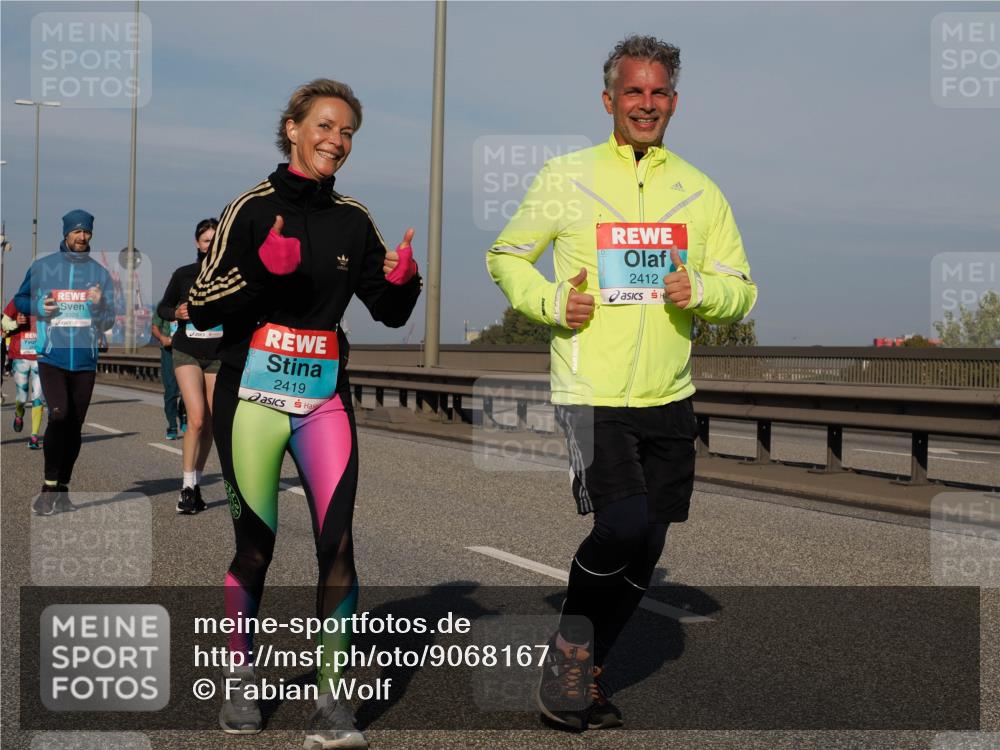 03.10.2025 - Köhlbrandbrückenlauf Fabian Wolf http://msf.ph/oto/9068167 03.10.2025 10:10:55 Position 3 3329, 2419, 2412 meine-sportfotos.de
