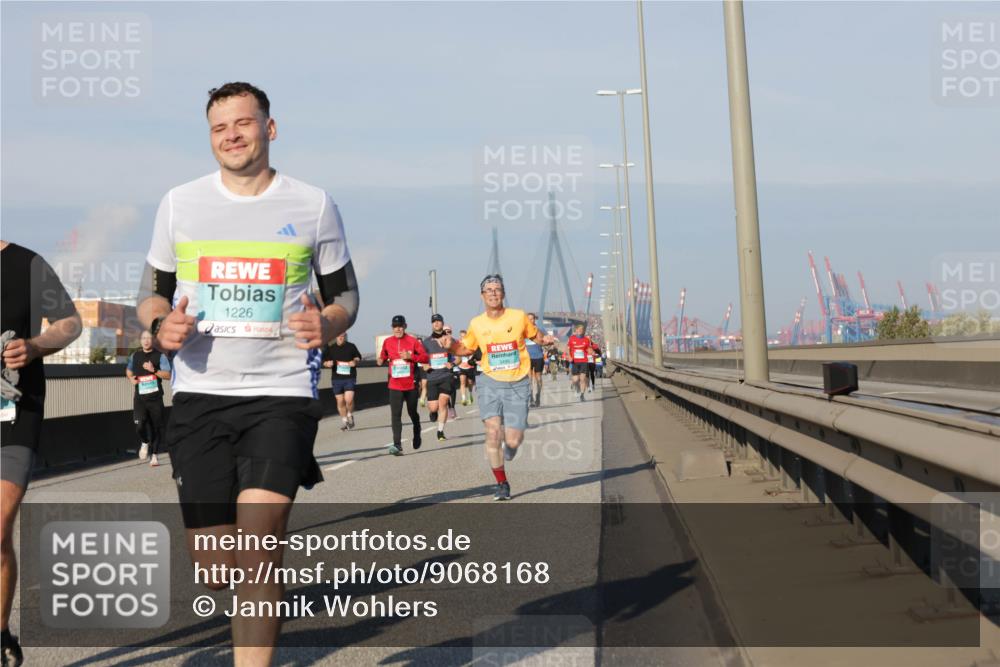 03.10.2025 - Köhlbrandbrückenlauf Jannik Wohlers http://msf.ph/oto/9068168 03.10.2025 09:47:39 Position 3 1226 meine-sportfotos.de