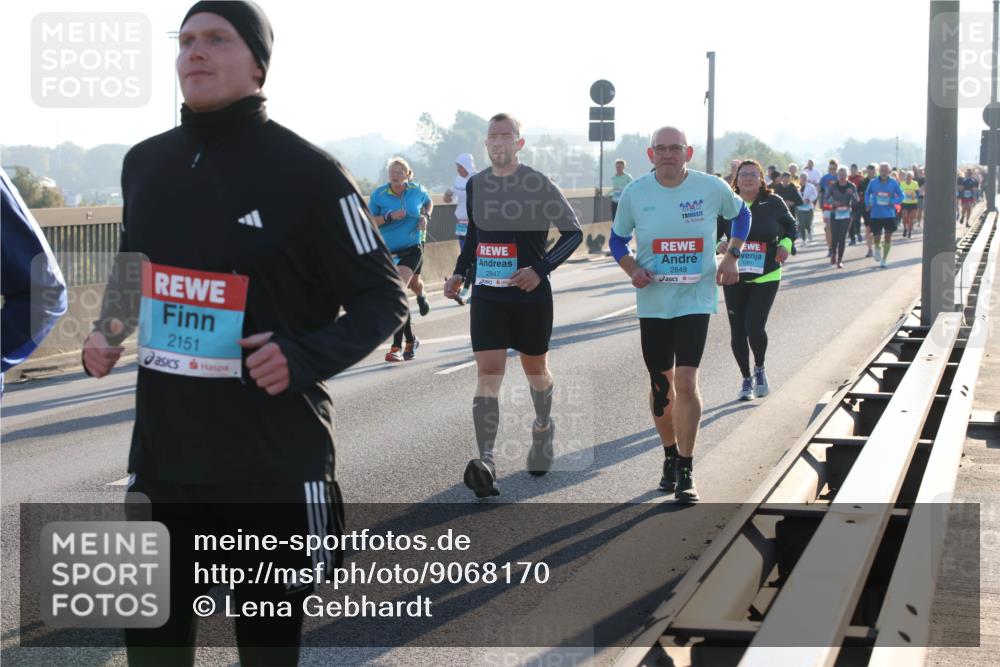 03.10.2025 - Köhlbrandbrückenlauf Lena Gebhardt http://msf.ph/oto/9068170 03.10.2025 09:24:12 Position 1 2151, 2847, 2848 meine-sportfotos.de