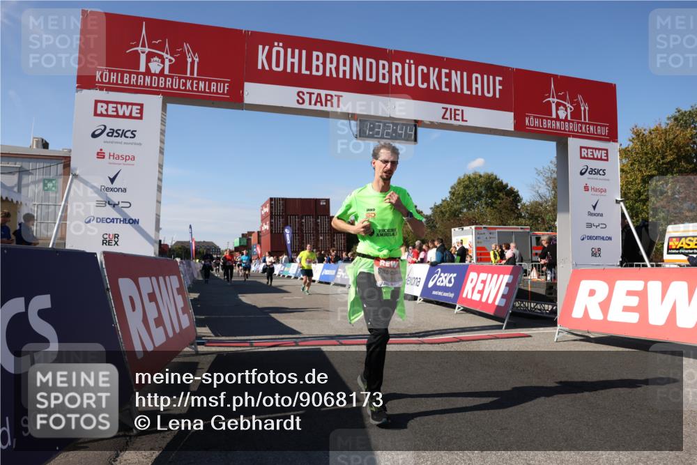 03.10.2025 - Köhlbrandbrückenlauf Lena Gebhardt http://msf.ph/oto/9068173 03.10.2025 13:32:44 Ziel 5226, 5255, 5442, 5477, 5478, 5876, 6147, 6148, 6360, 6513 meine-sportfotos.de