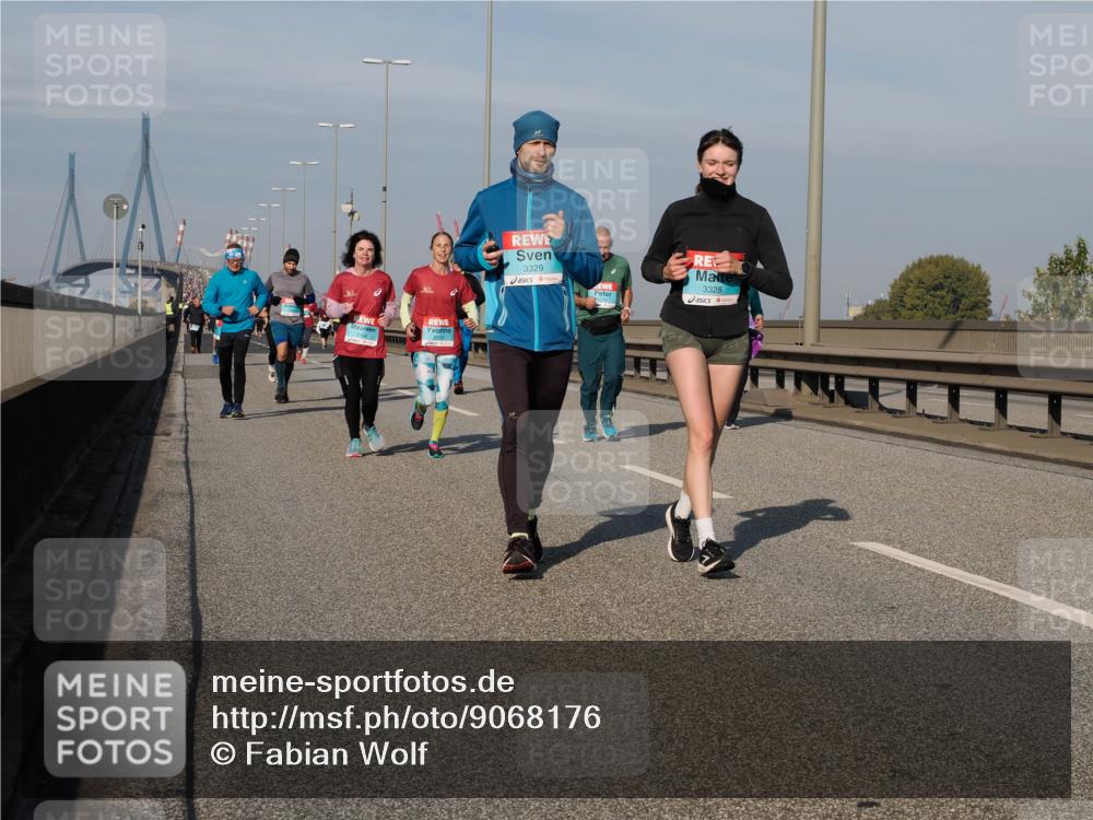 03.10.2025 - Köhlbrandbrückenlauf Fabian Wolf http://msf.ph/oto/9068176 03.10.2025 10:10:57 Position 3 3329, 3328 meine-sportfotos.de