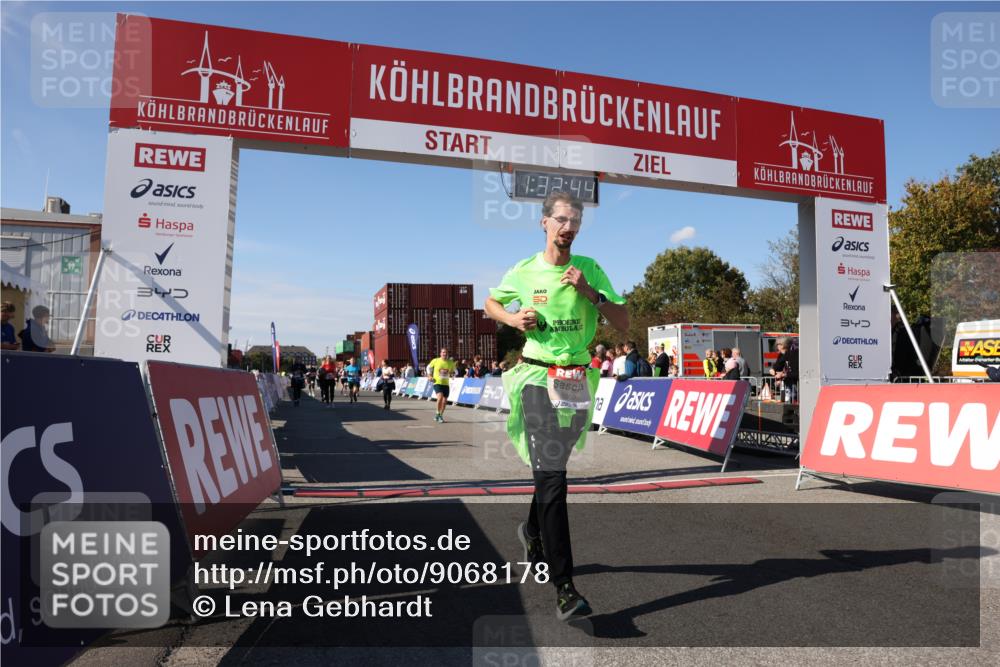 03.10.2025 - Köhlbrandbrückenlauf Lena Gebhardt http://msf.ph/oto/9068178 03.10.2025 13:32:44 Ziel 5226, 5255, 5442, 5477, 5478, 5876, 6147, 6148, 6360, 6513 meine-sportfotos.de