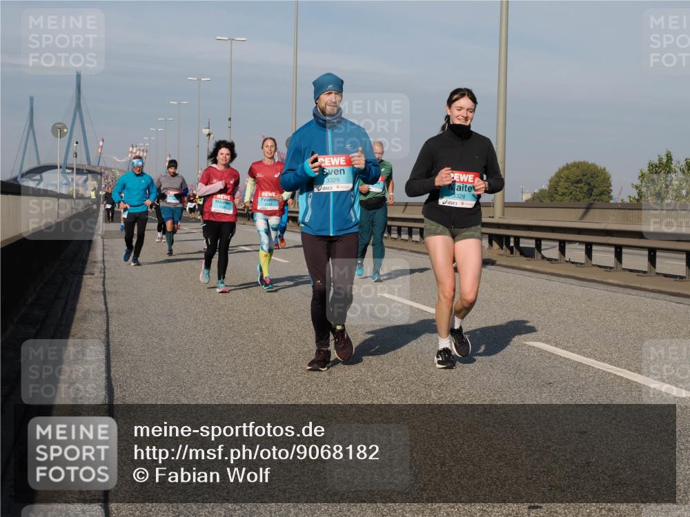 03.10.2025 - Köhlbrandbrückenlauf Fabian Wolf http://msf.ph/oto/9068182 03.10.2025 10:10:57 Position 3 3329, 3328 meine-sportfotos.de