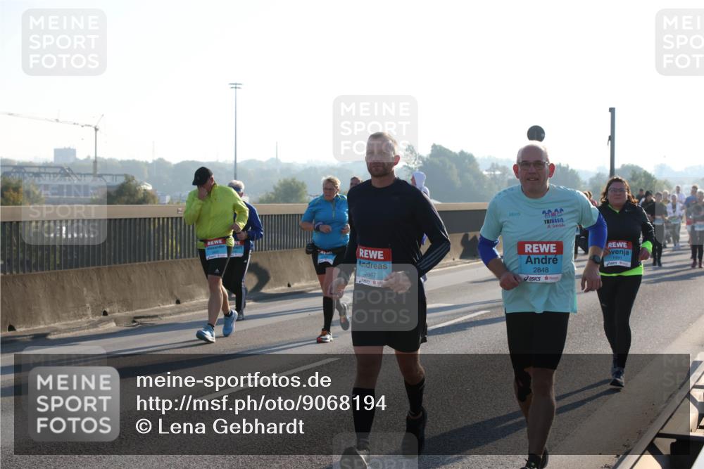 03.10.2025 - Köhlbrandbrückenlauf Lena Gebhardt http://msf.ph/oto/9068194 03.10.2025 09:24:12 Position 1 2847, 2848, 1991 meine-sportfotos.de