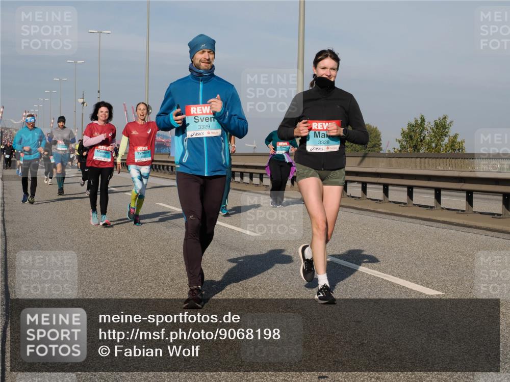 03.10.2025 - Köhlbrandbrückenlauf Fabian Wolf http://msf.ph/oto/9068198 03.10.2025 10:10:58 Position 3 3329, 2554, 3328 meine-sportfotos.de