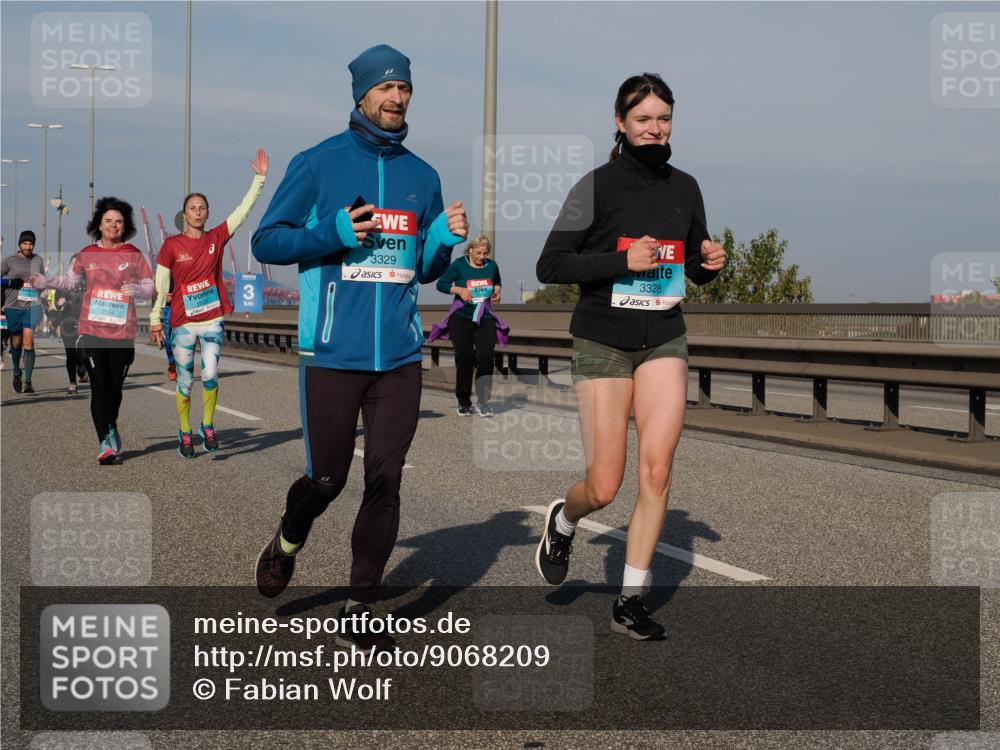 03.10.2025 - Köhlbrandbrückenlauf Fabian Wolf http://msf.ph/oto/9068209 03.10.2025 10:10:58 Position 3 2554, 2533, 3, 3329, 3328 meine-sportfotos.de