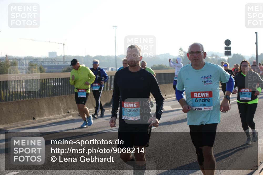 03.10.2025 - Köhlbrandbrückenlauf Lena Gebhardt http://msf.ph/oto/9068214 03.10.2025 09:24:13 Position 1 2847, 2848, 1991 meine-sportfotos.de