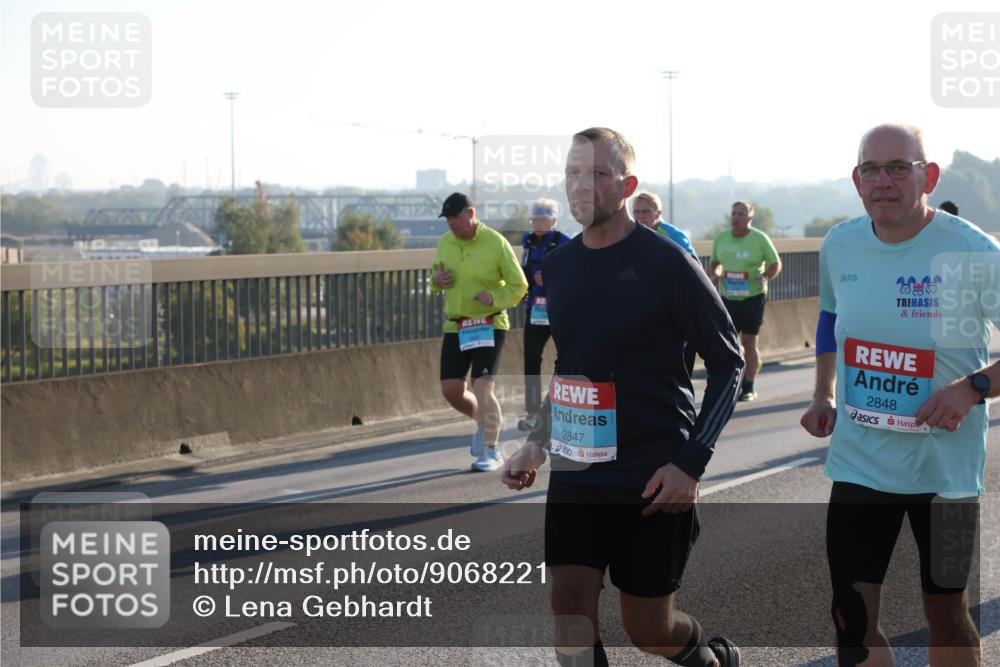 03.10.2025 - Köhlbrandbrückenlauf Lena Gebhardt http://msf.ph/oto/9068221 03.10.2025 09:24:13 Position 1 2847, 2848 meine-sportfotos.de
