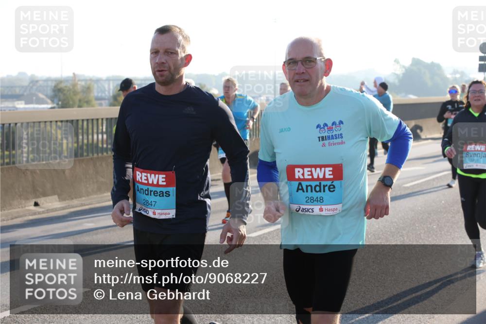 03.10.2025 - Köhlbrandbrückenlauf Lena Gebhardt http://msf.ph/oto/9068227 03.10.2025 09:24:14 Position 1 2847, 2848, 1991 meine-sportfotos.de