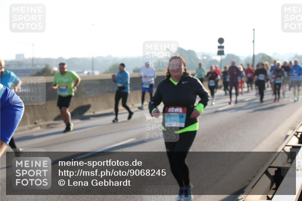 03.10.2025 - Köhlbrandbrückenlauf Lena Gebhardt http://msf.ph/oto/9068245 03.10.2025 09:24:14 Position 1  meine-sportfotos.de