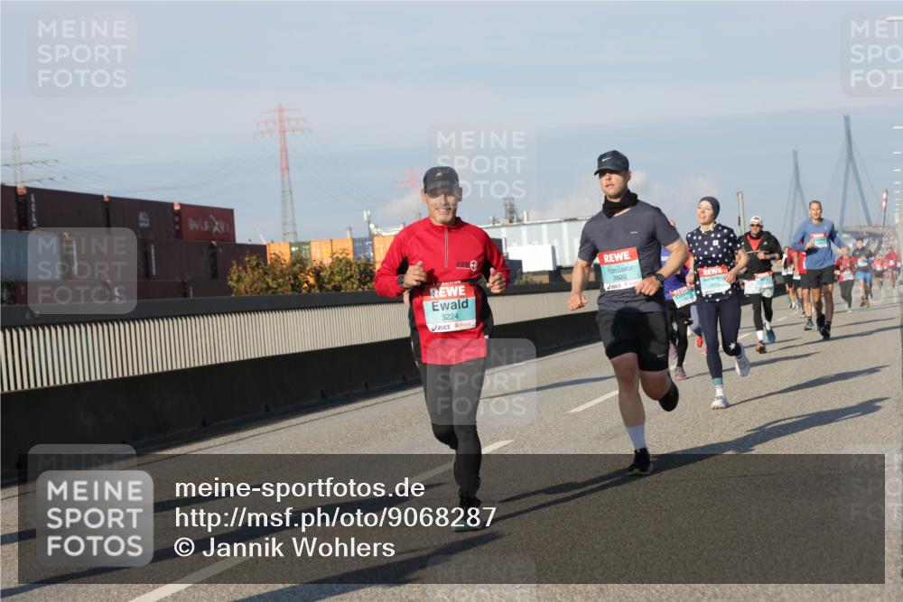 03.10.2025 - Köhlbrandbrückenlauf Jannik Wohlers http://msf.ph/oto/9068287 03.10.2025 09:47:45 Position 3 0800, 3224, 3820 meine-sportfotos.de