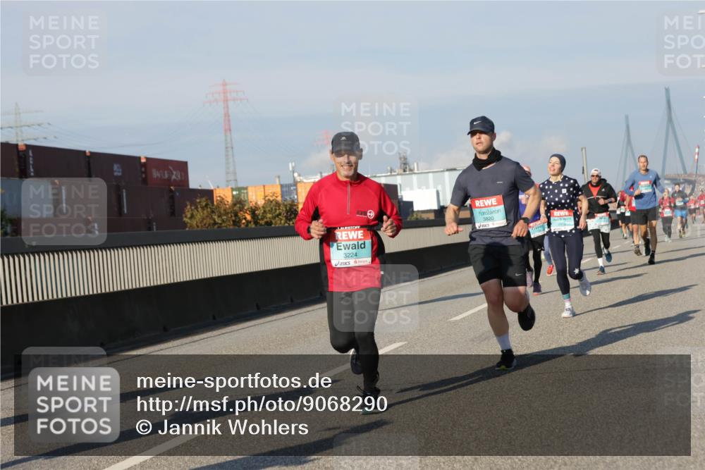 03.10.2025 - Köhlbrandbrückenlauf Jannik Wohlers http://msf.ph/oto/9068290 03.10.2025 09:47:45 Position 3 3224, 3820 meine-sportfotos.de