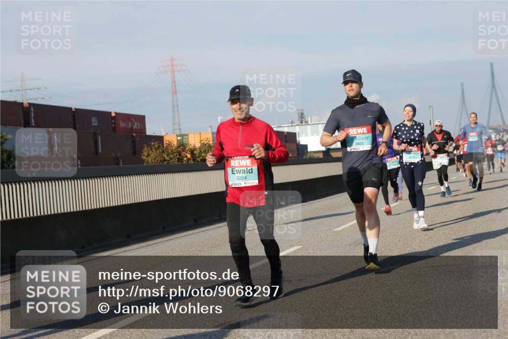 03.10.2025 - Köhlbrandbrückenlauf Jannik Wohlers http://msf.ph/oto/9068297 03.10.2025 09:47:45 Position 3 10160, 3224, 3820 meine-sportfotos.de