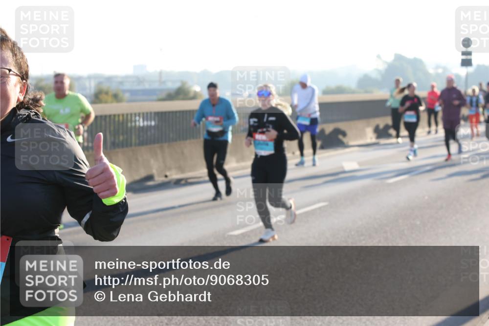 03.10.2025 - Köhlbrandbrückenlauf Lena Gebhardt http://msf.ph/oto/9068305 03.10.2025 09:24:16 Position 1  meine-sportfotos.de