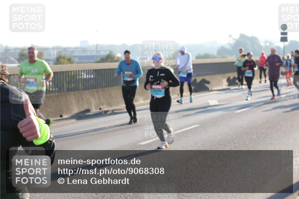 03.10.2025 - Köhlbrandbrückenlauf Lena Gebhardt http://msf.ph/oto/9068308 03.10.2025 09:24:16 Position 1  meine-sportfotos.de