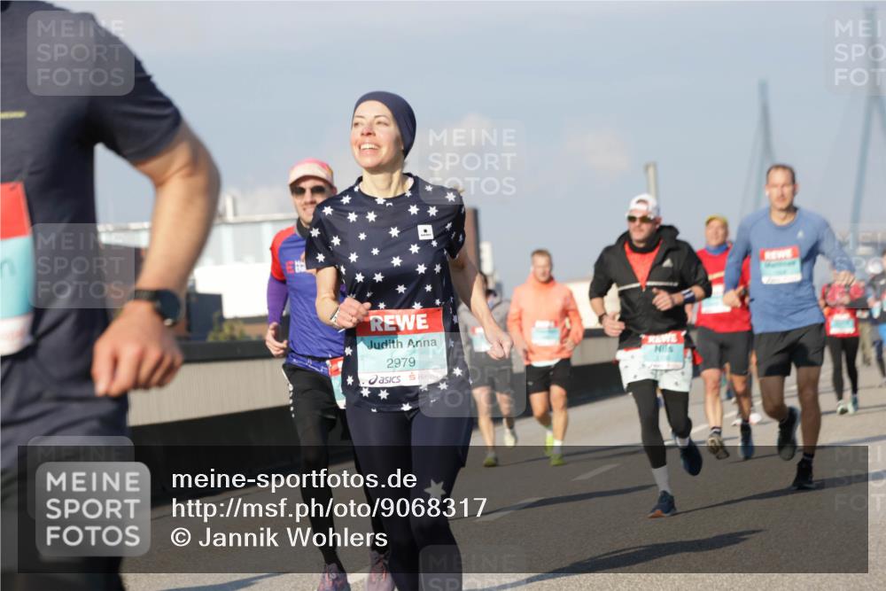 03.10.2025 - Köhlbrandbrückenlauf Jannik Wohlers http://msf.ph/oto/9068317 03.10.2025 09:47:46 Position 3 2979 meine-sportfotos.de