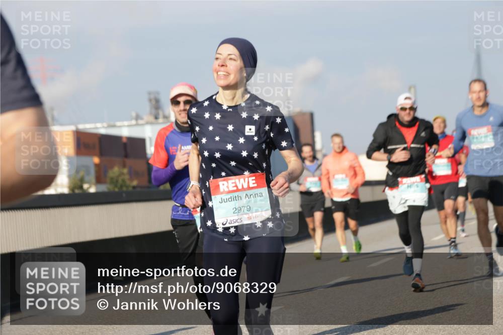 03.10.2025 - Köhlbrandbrückenlauf Jannik Wohlers http://msf.ph/oto/9068329 03.10.2025 09:47:47 Position 3 2979 meine-sportfotos.de