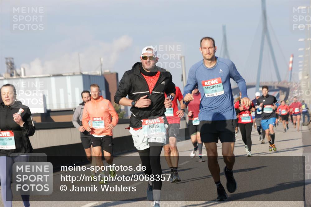 03.10.2025 - Köhlbrandbrückenlauf Jannik Wohlers http://msf.ph/oto/9068357 03.10.2025 09:47:48 Position 3 1284, 1292, 1130, 1058 meine-sportfotos.de