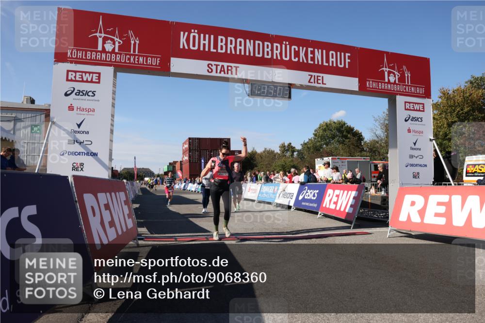 03.10.2025 - Köhlbrandbrückenlauf Lena Gebhardt http://msf.ph/oto/9068360 03.10.2025 13:33:04 Ziel 4582, 4941, 5110, 6067, 6376, 6455 meine-sportfotos.de