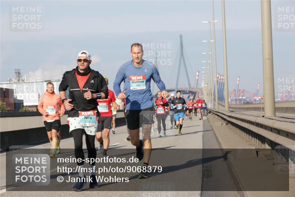 03.10.2025 - Köhlbrandbrückenlauf Jannik Wohlers http://msf.ph/oto/9068379 03.10.2025 09:47:49 Position 3 1130, 7, 1219, 1058 meine-sportfotos.de