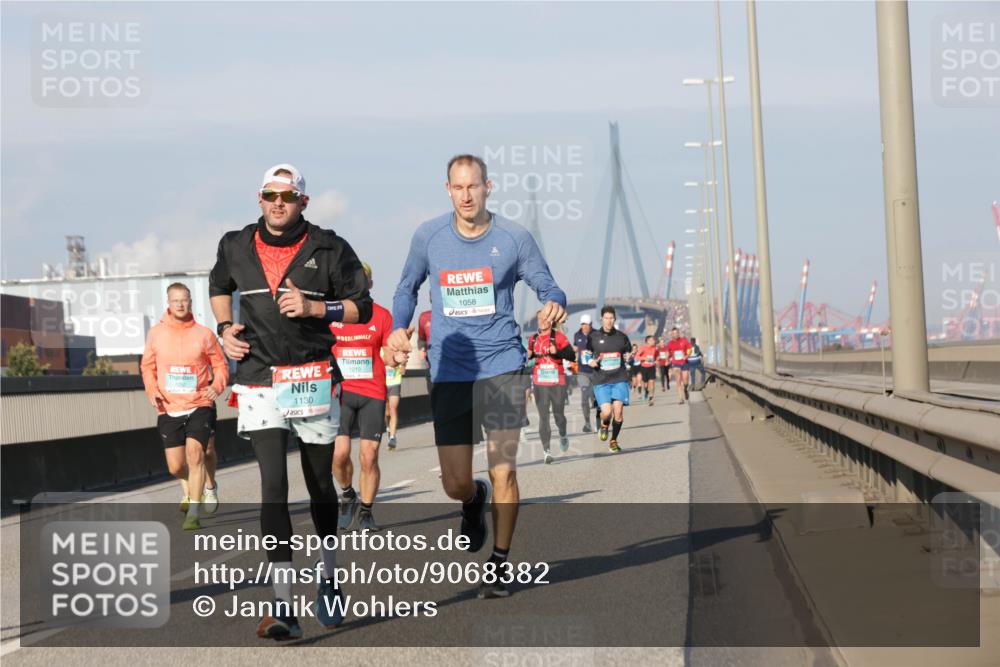 03.10.2025 - Köhlbrandbrückenlauf Jannik Wohlers http://msf.ph/oto/9068382 03.10.2025 09:47:49 Position 3 1292, 1130, 7, 1219, 1058 meine-sportfotos.de